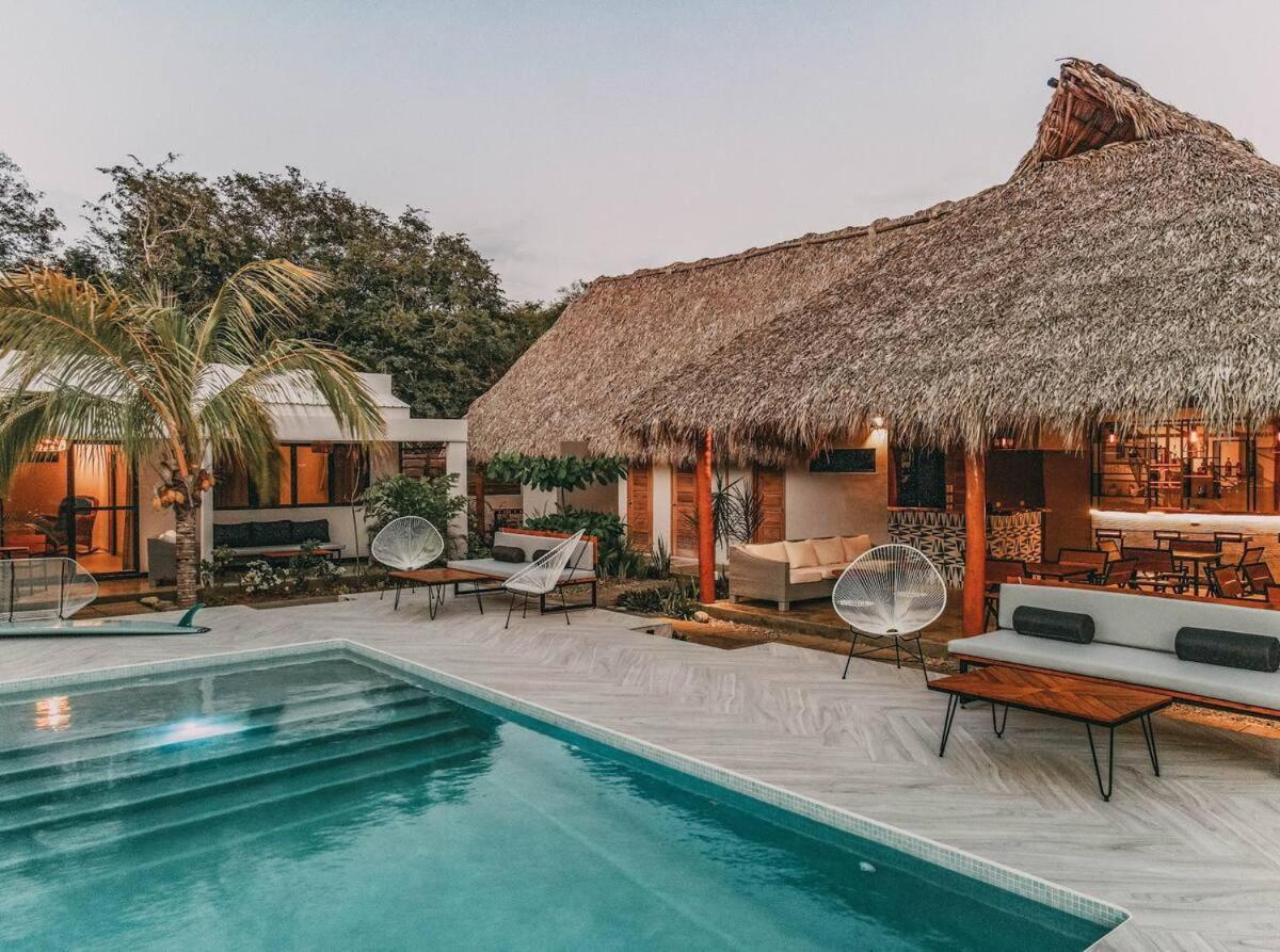 Surf And Yoga Retreat Nicaragua Hostel La Albina ภายนอก รูปภาพ
