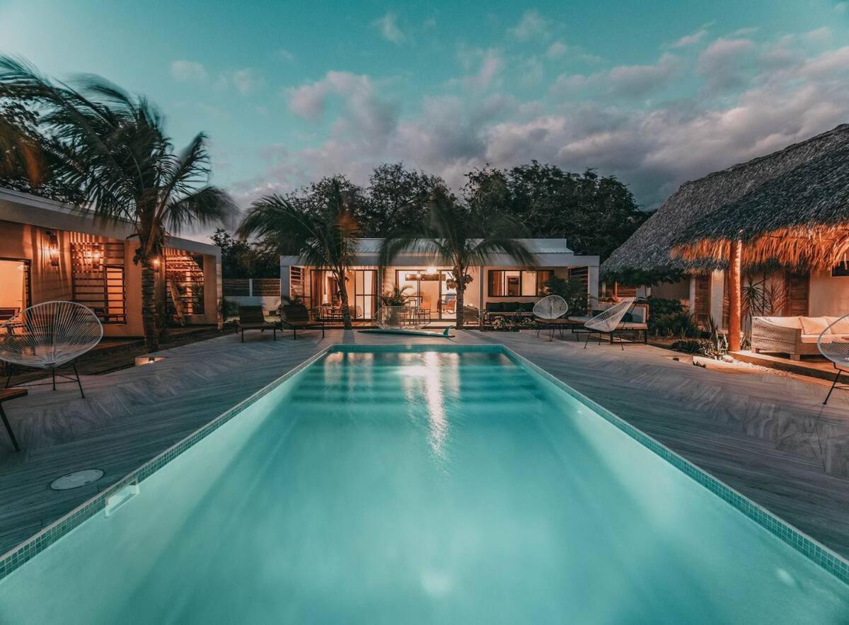 Surf And Yoga Retreat Nicaragua Hostel La Albina ภายนอก รูปภาพ